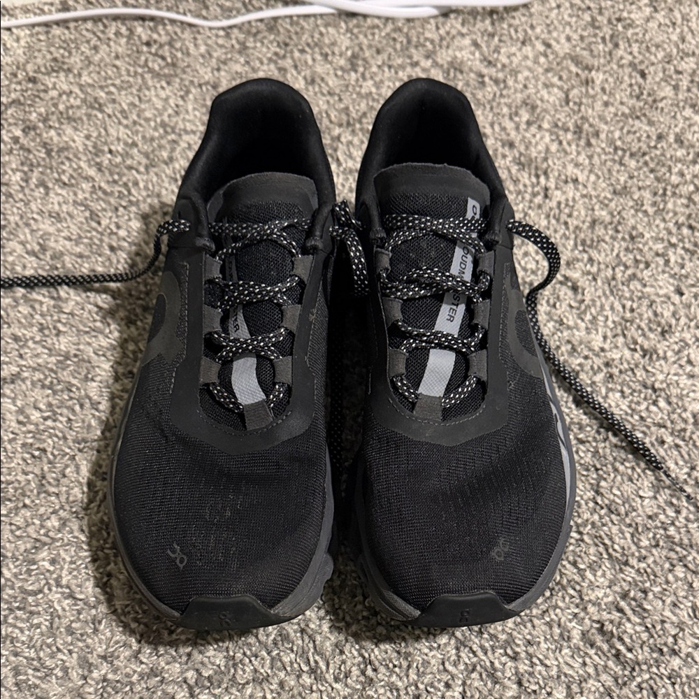 Women’s On Cloudmonster Running Shoes